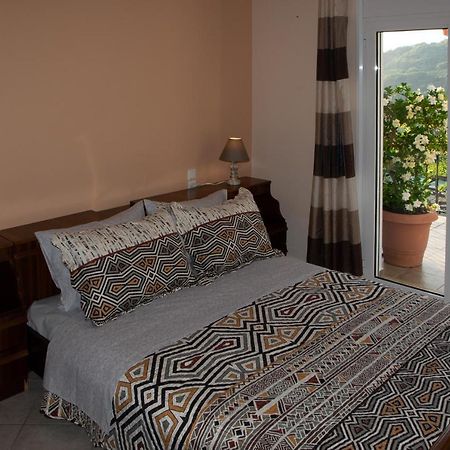 D & K Guest House Makrirrakhi Екстер'єр фото