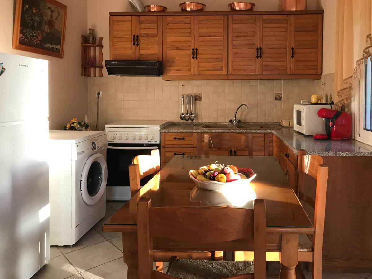 D & K Guest House Makrirrakhi Екстер'єр фото