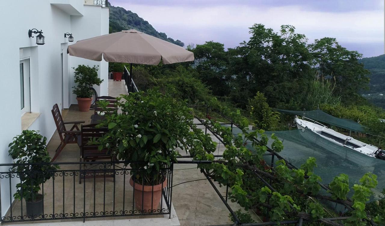 D & K Guest House Makrirrakhi Екстер'єр фото